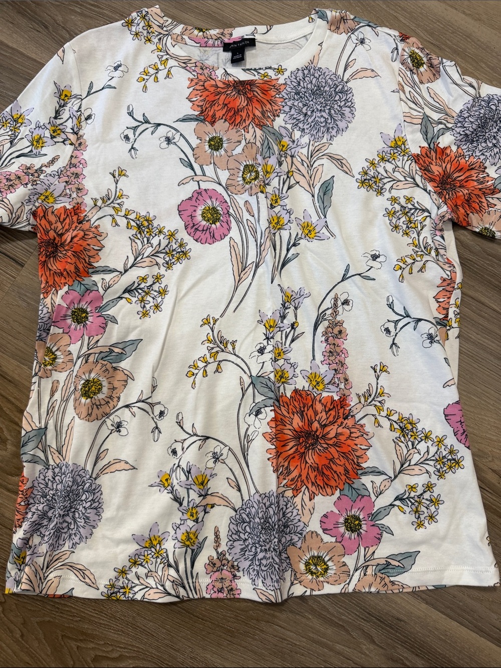 Ann Taylor Floral Short Sleeve Tee - White with Coral & Pink Flowers NWOT